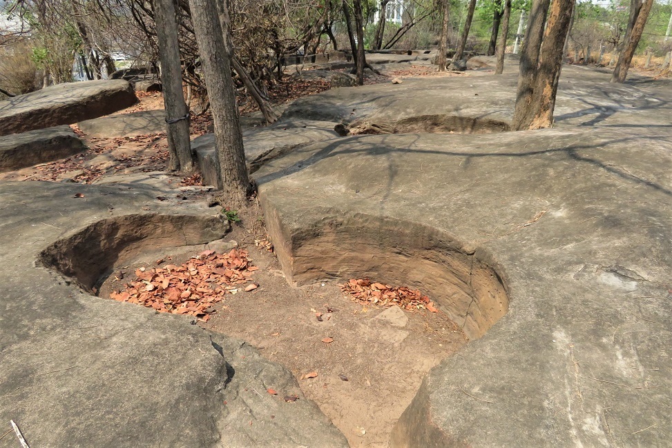 แหล่งหินตัด แหล่งตัดหิน สีคิ้ว Sikhu Sandstone Historical Quarry