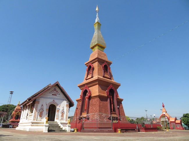 พระธาตุศรีมงคล บ้านธาตุ วาริชภูมิ สกลนคร