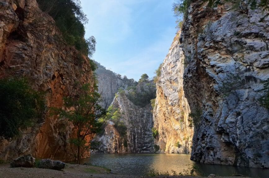 มุมลับ เขางู