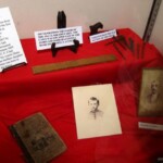 ชิ้นส่วนบ้านหลังแรก และบุคคลสำคัญที่ทำให้เกิดเป็นเมืองพีวอกี ก็สำคัญ พิพิธภัณฑ์ท้องถิ่น อเมริกา พีวอคี วิสคอนซิน